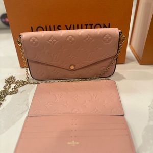 {*} Louis Vuitton Empreinte Pochette Felicie: rose only worn once!